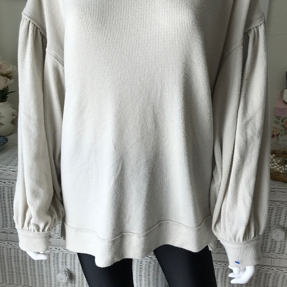 EUC Small Large Free People mock neck with open back balloon sleeves cream color - Picture 6 of 8